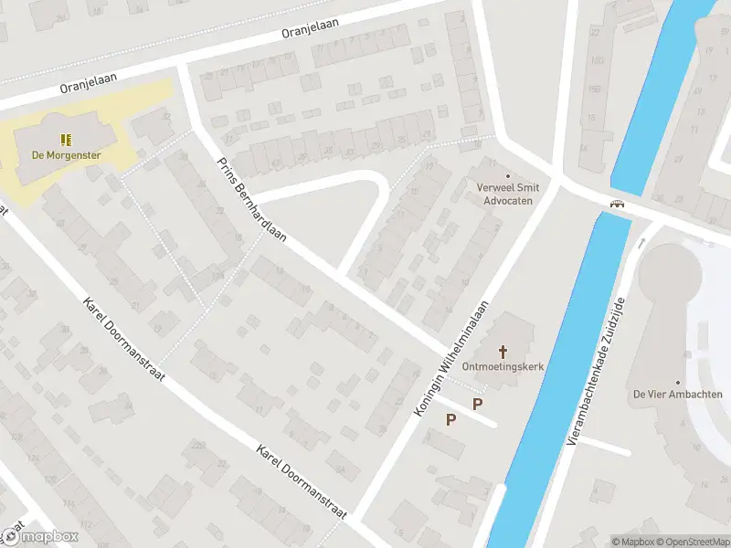 Ambulance met grote spoed naar de Karel Doormanstraat in Spijkenisse