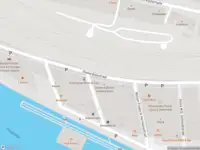 Ambulance met grote spoed naar de Oosterdoksstraat in Amsterdam