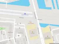 Ambulance met grote spoed naar de Willensplein in Gouda
