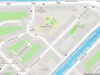 Ambulance met gepaste spoed naar de Van der Duijnstraat in Amsterdam