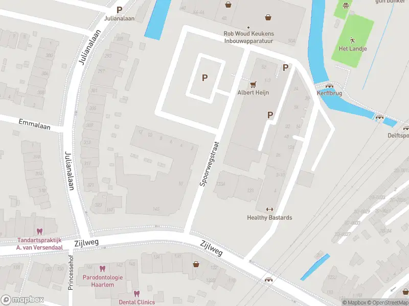 Ambulance met gepaste spoed naar de Spoorwegstraat in Haarlem