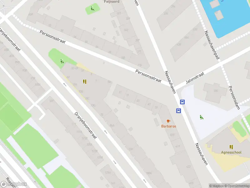 Ambulance met grote spoed naar de Persoonsstraat in Rotterdam