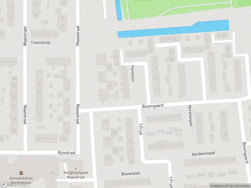 Ambulance met grote spoed naar de Perentuin in Barendrecht