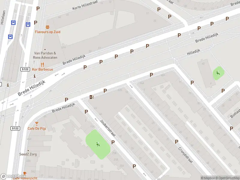 Ambulance met gepaste spoed naar de Brede Hilledijk in Rotterdam