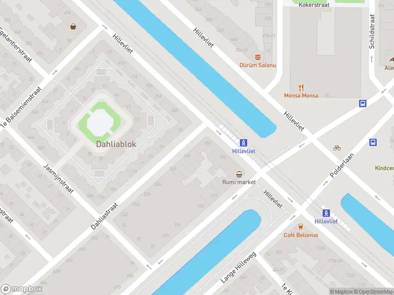 Ambulance met grote spoed naar de Dahliastraat in Rotterdam