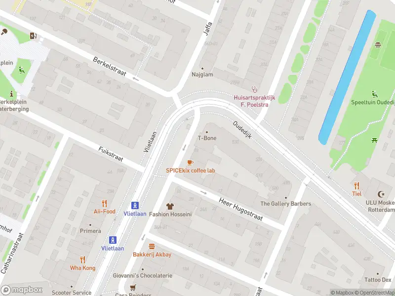 Ambulance met gepaste spoed naar de Vlietlaan in Rotterdam