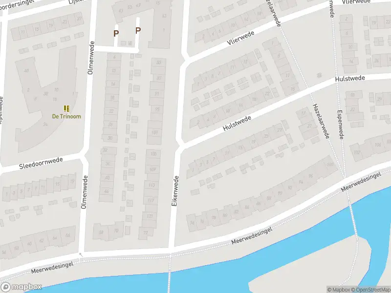Ambulance met grote spoed naar de Hulstwede in Barendrecht
