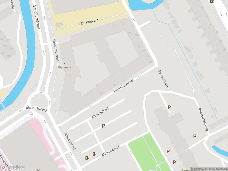 Ambulance met grote spoed naar de Heurniusstraat in Leiden