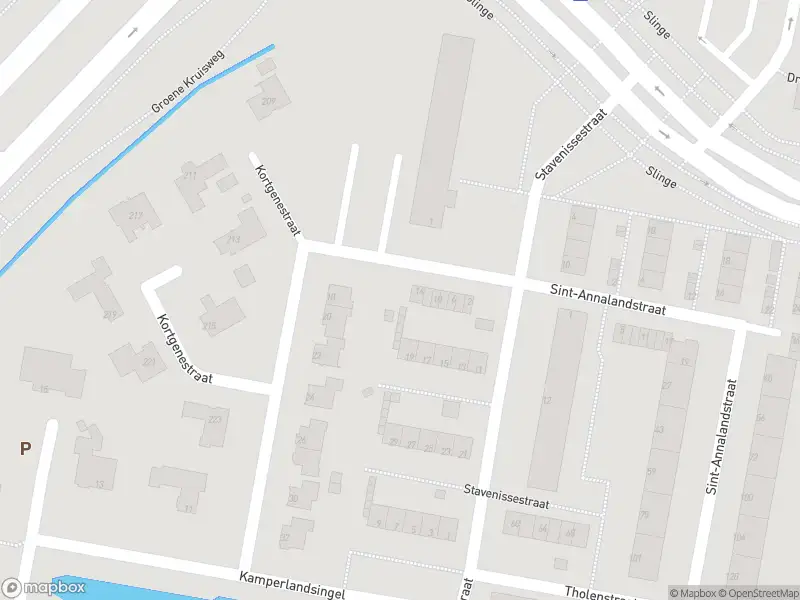 Ambulance met gepaste spoed naar de Kortgenestraat in Rotterdam