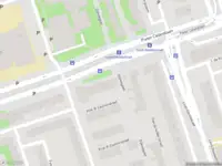 Ambulance met grote spoed naar de Pieter Calandplantsoen in Amsterdam