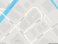 Ambulance met grote spoed naar de De Maessloot in Rijnsburg