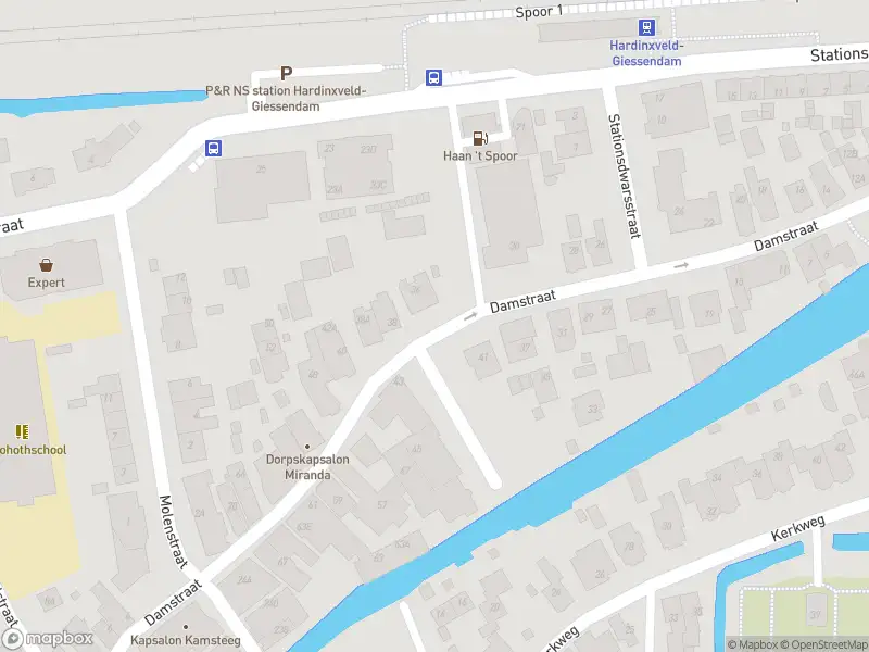 Ambulance met gepaste spoed naar de Damstraat in Hardinxveld-Giessendam