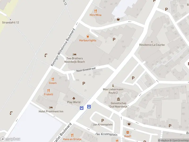 Ambulance met grote spoed naar de Noordzeestraat in Noordwijk