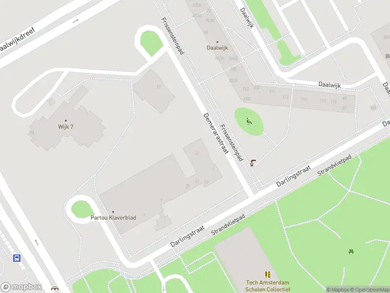 Ambulance met grote spoed naar de Demerarastraat in Amsterdam
