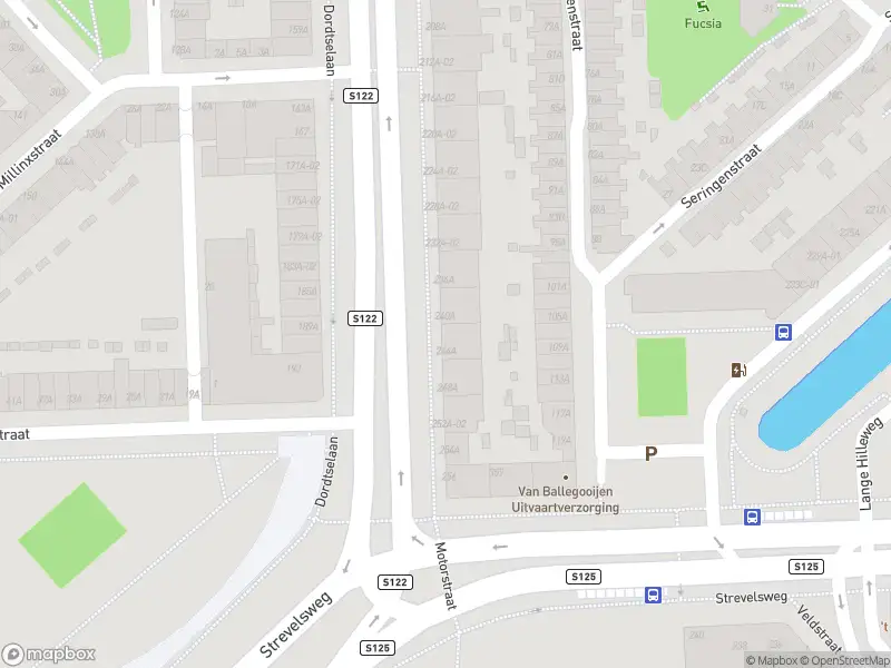 Ambulance met grote spoed naar de Dordtselaan in Rotterdam