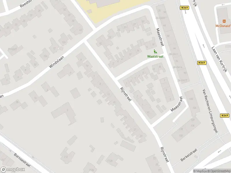 Politie naar de Rijnstraat in Almelo vanwege aanrijding met letsel