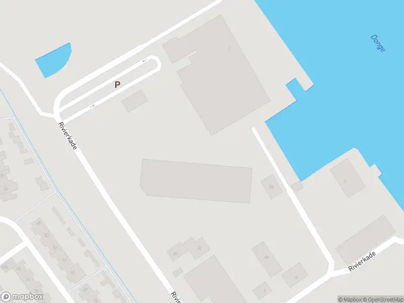 Brandweer met gepaste spoed naar de Rivierkade in Geertruidenberg