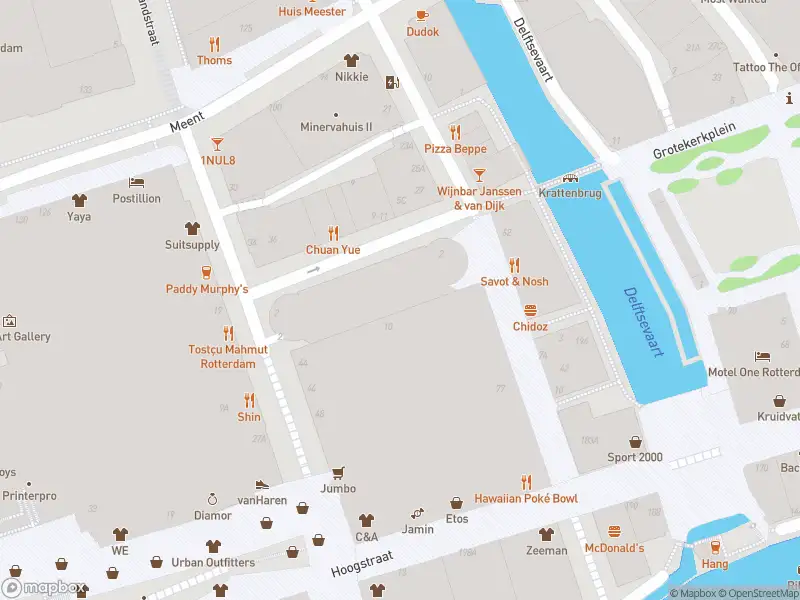 Ambulance met gepaste spoed naar de Leeuwenstraat in Rotterdam
