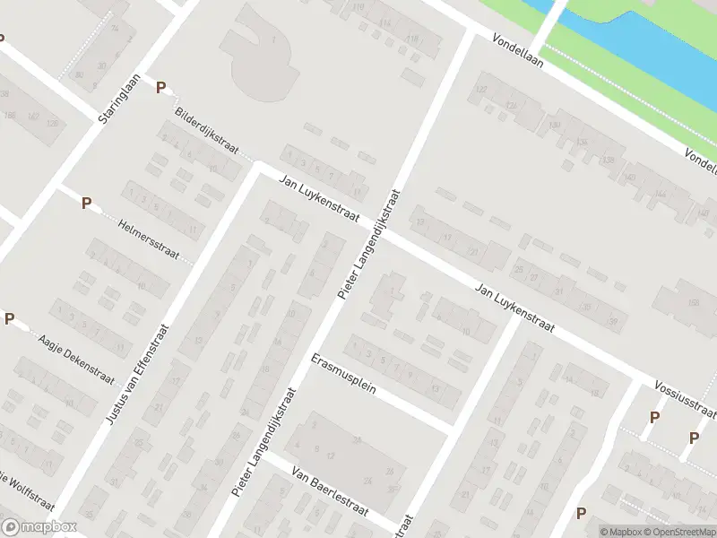 Ambulance met grote spoed naar de Pieter Langendijkstraat in Papendrecht