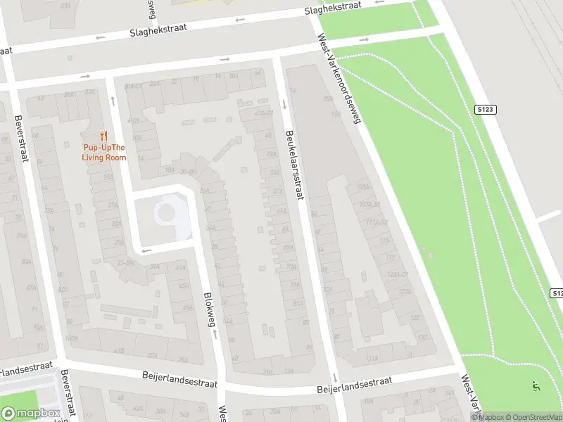 Ambulance met grote spoed naar de Beukelaarsstraat in Rotterdam