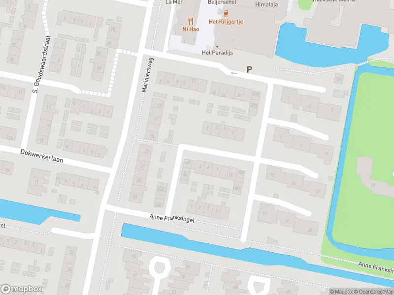 Ambulance met grote spoed naar de Titus Brandsmastraat in Oud-Beijerland