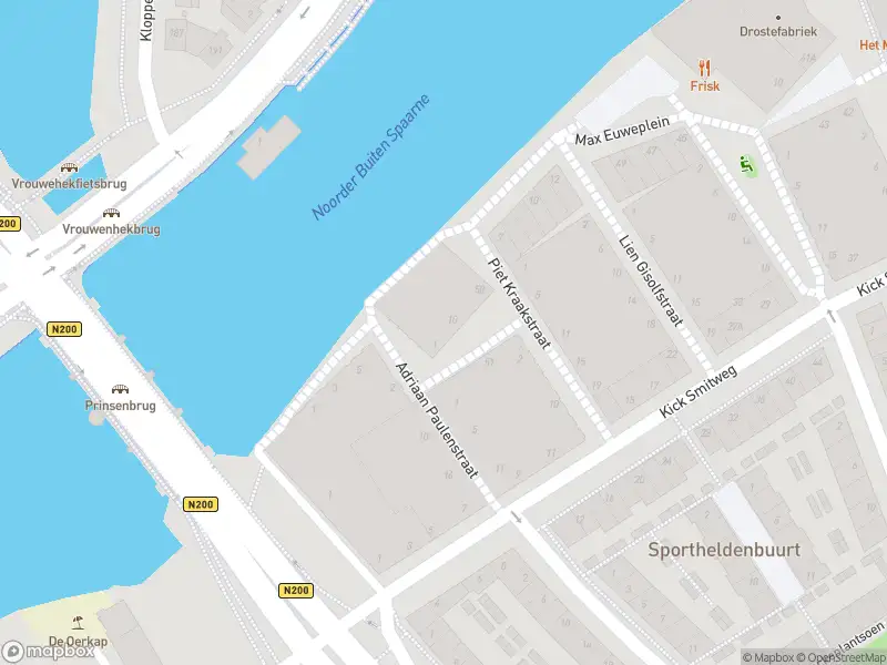 Ambulance met gepaste spoed naar de Fanny Blankers-Koenplein in Haarlem