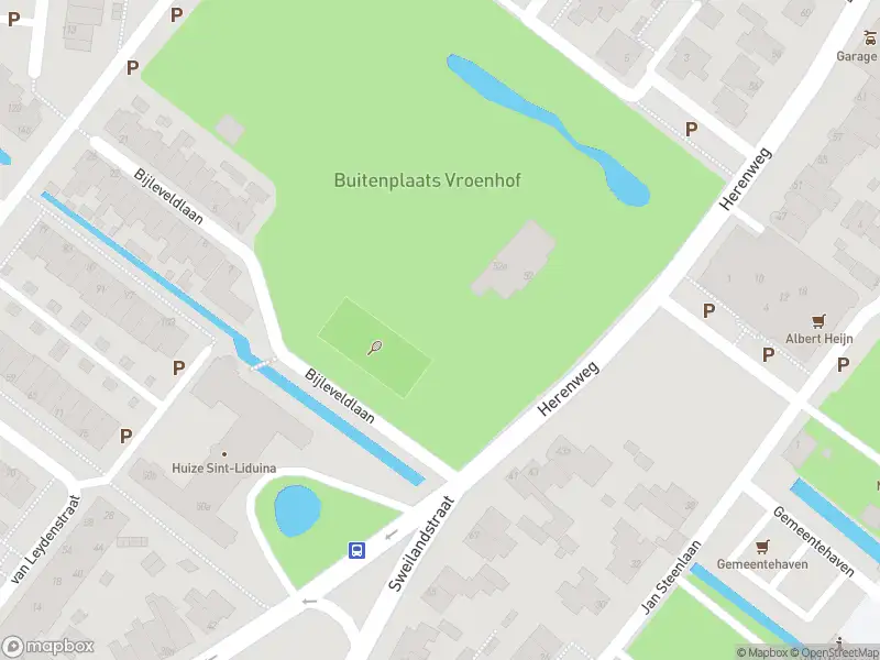 Ambulance met grote spoed naar de Van Leydenstraat in Warmond