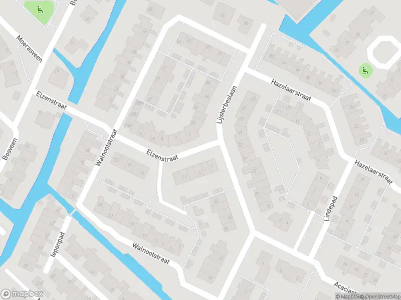 Ambulance met grote spoed naar de Elzenstraat in Ter Aar