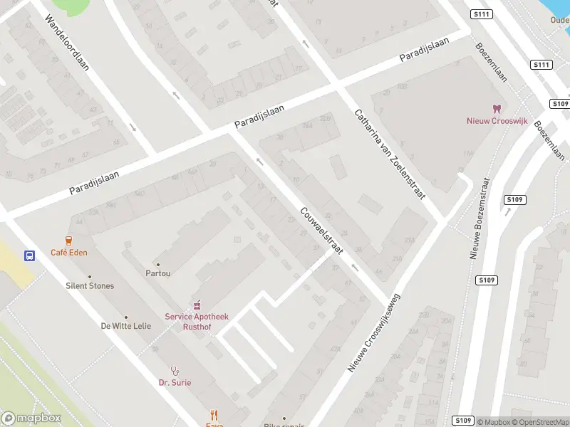 Ambulance met gepaste spoed naar de Couwaelstraat in Rotterdam