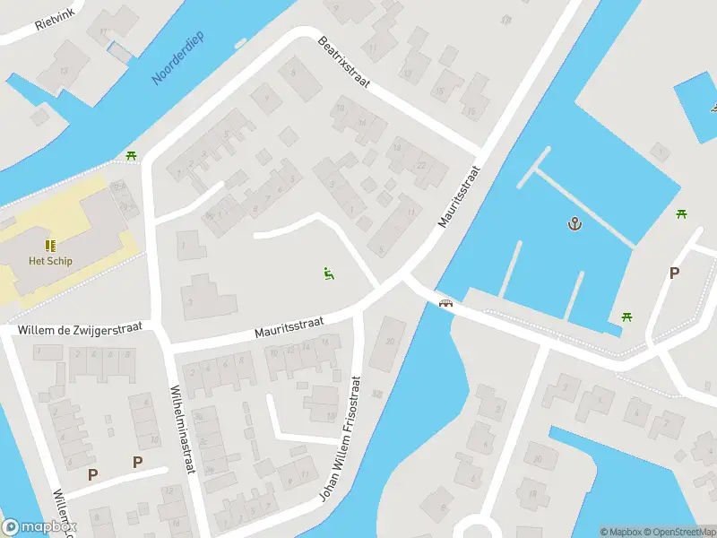 Brandweer met gepaste spoed naar de Mauritsstraat in Blokzijl vanwege afhijsen patient