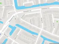 Ambulance met gepaste spoed naar de Berlage-erf in Dordrecht