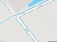 Brandweer met grote spoed naar de Middelweg in Hellevoetsluis vanwege voertuigen te water