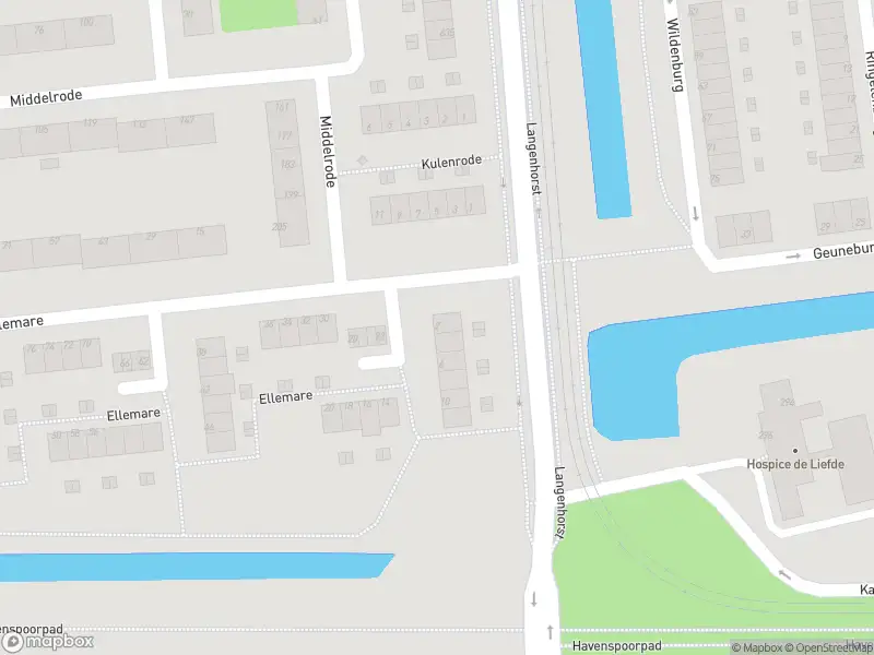 Ambulance met grote spoed naar de Ellemare in Rotterdam