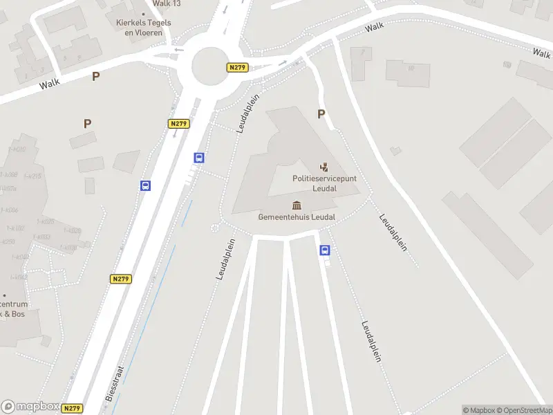 Ambulance met grote spoed naar de Leudalplein in Heythuysen
