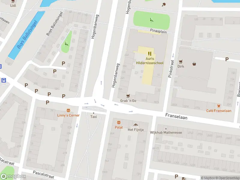 Ambulance met gepaste spoed naar de Hogenbanweg in Rotterdam