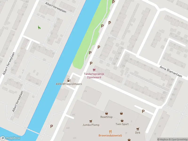 Ambulance met grote spoed naar de Anne Franklaan in Uithoorn