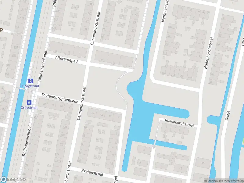 Ambulance met grote spoed naar de Hunenborgplantsoen in Rotterdam