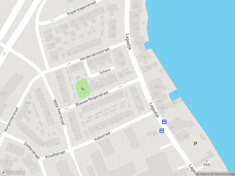 Ambulance met grote spoed naar de Blauwe Reigerstraat in Zaandijk