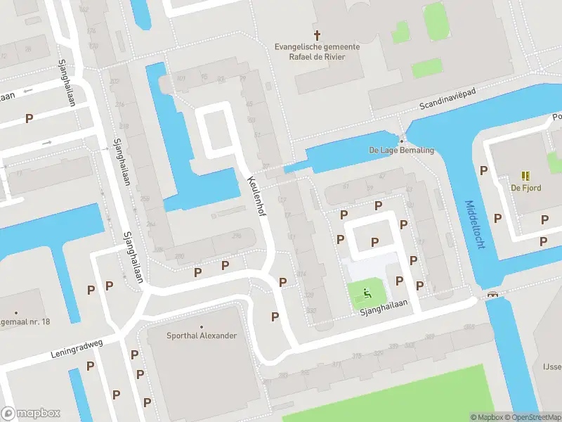 Ambulance met grote spoed naar de Keulenhof in Rotterdam