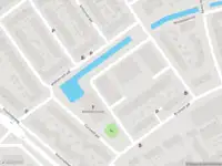Ambulance met grote spoed naar de Riouwstraat in Delft