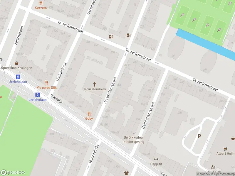 Ambulance met grote spoed naar de Jeruzalemstraat in Rotterdam