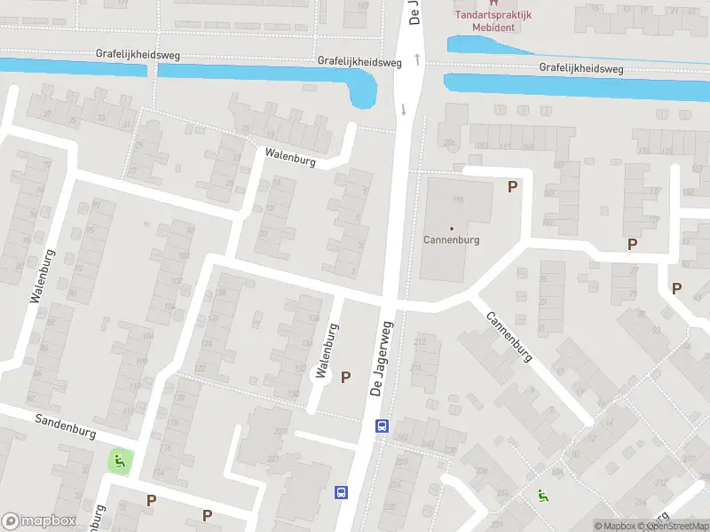 Ambulance met grote spoed naar de Walenburg in Dordrecht