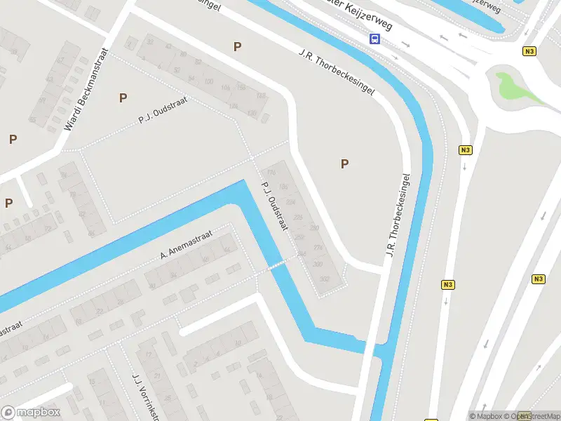 Ambulance met grote spoed naar de P.J. Oudstraat in Papendrecht