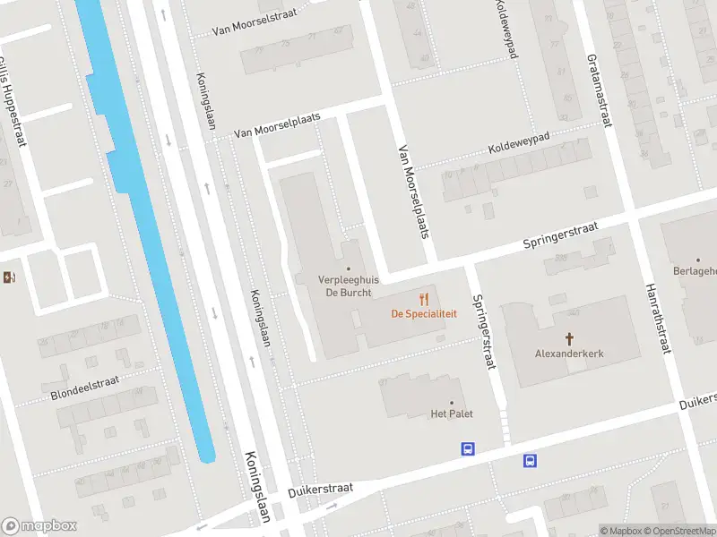 Ambulance met gepaste spoed naar de Van Moorselplaats in Rotterdam