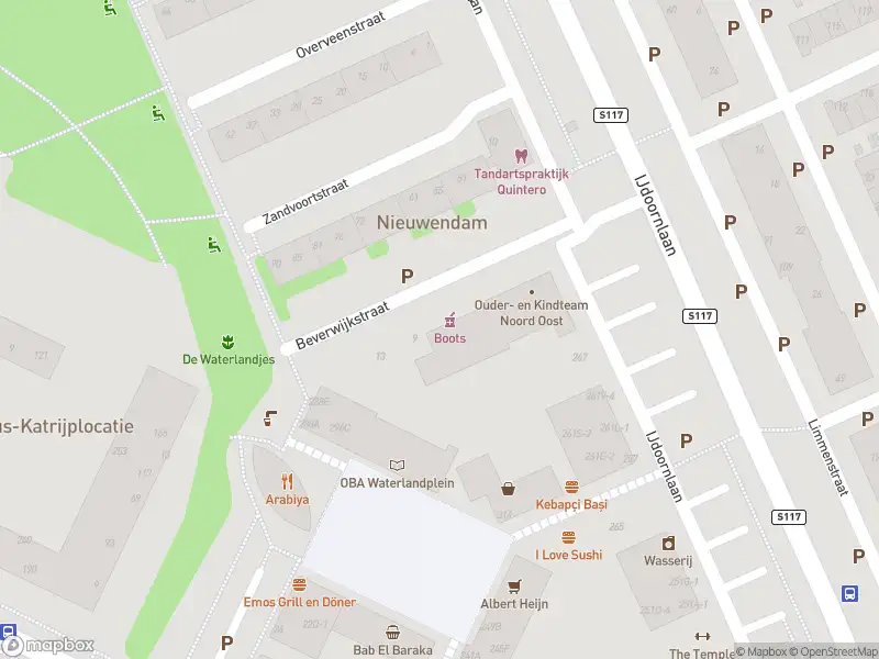 Ambulance met grote spoed naar de Beverwijkstraat in Amsterdam