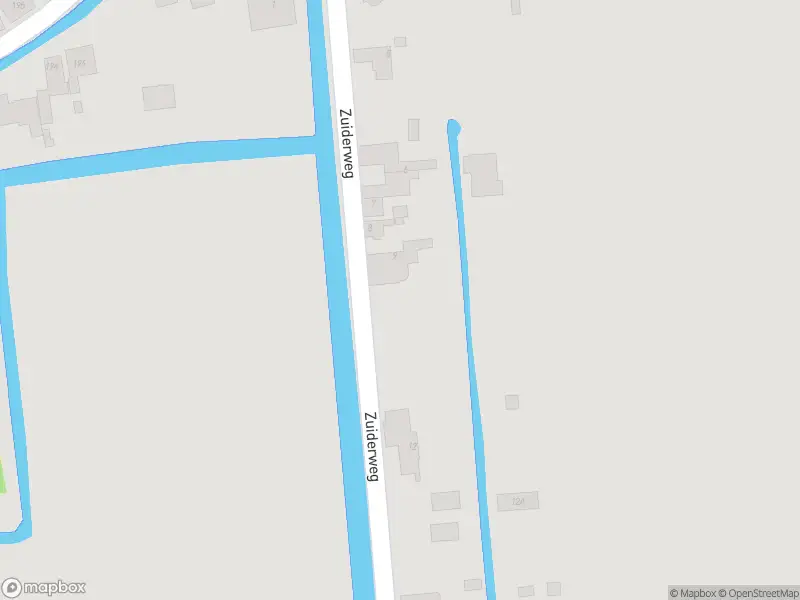 Ambulance met grote spoed naar de Zuiderweg in Opperdoes
