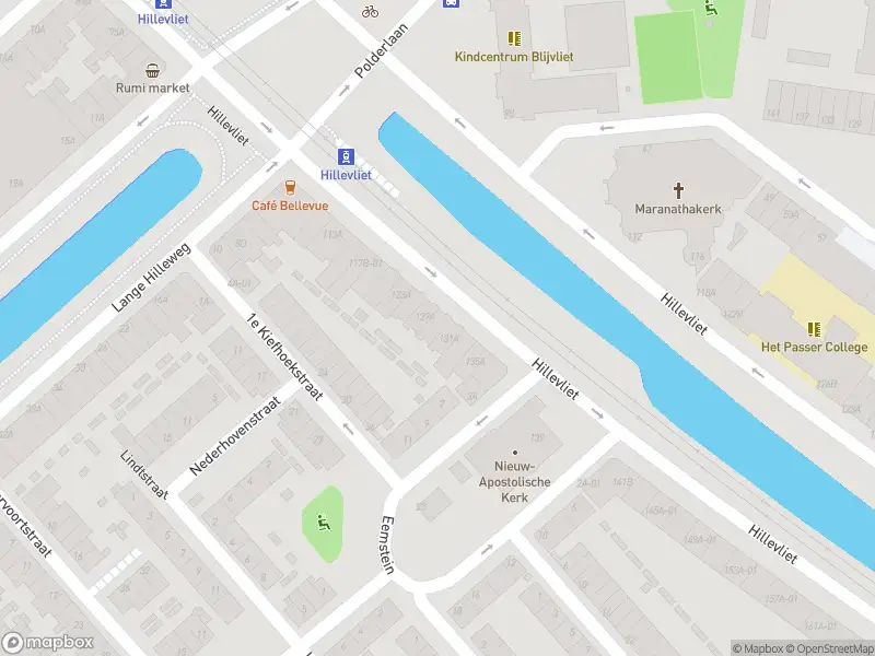 Ambulance met grote spoed naar de Hillevliet in Rotterdam