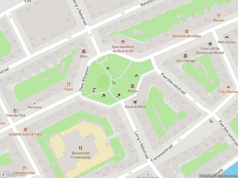 Ambulance met gepaste spoed naar de Hertzogstraat in Amsterdam
