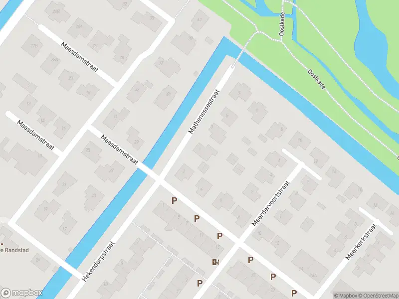 Ambulance met grote spoed naar de Mathenessestraat in Zoetermeer