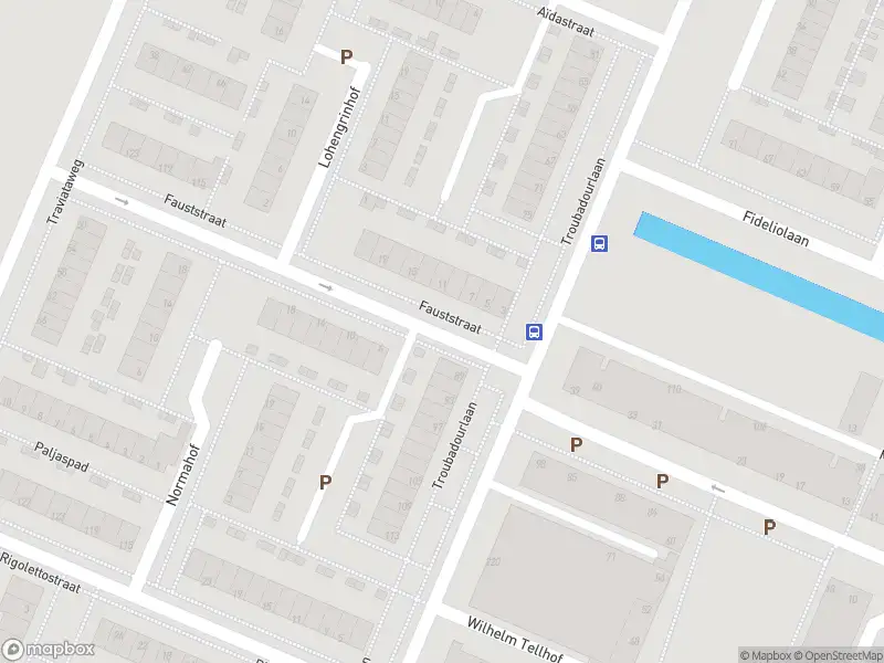 Ambulance met grote spoed naar de Fauststraat in Hoogvliet Rotterdam